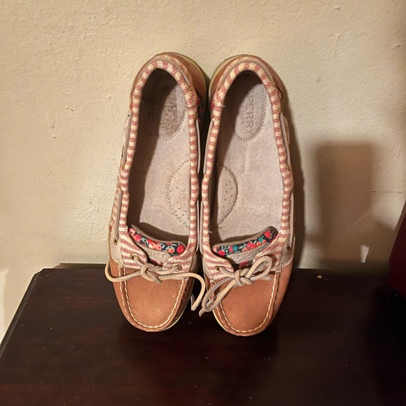 SPERRY TOPSIDERS ONLY WORN A FEW TIMES - Picture 4 of 6